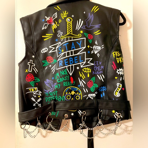 DARKSHE STUDDED FAUX LEATHER VEGAN VEST - Picture 1 of 12